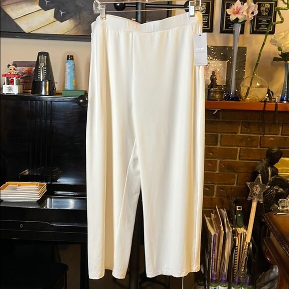 Sympli 27272CW Nu Straight Leg Crop - Picture 2 of 9